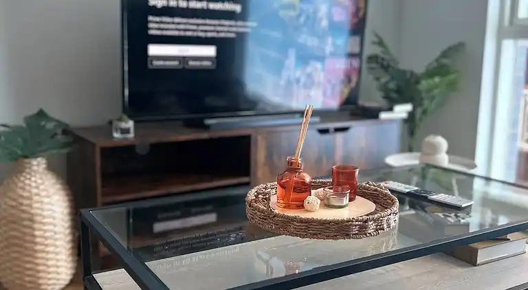 The Dyche-Parking-Local Attractions-Fast Wi-FI