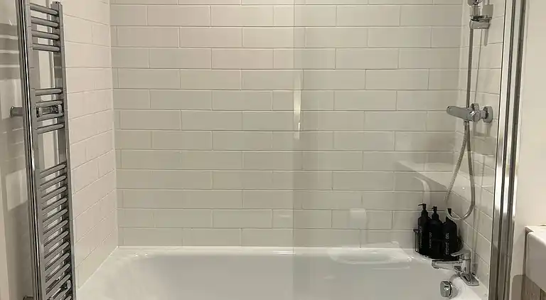 The Dyche-Parking-Local Attractions-Fast Wi-FI