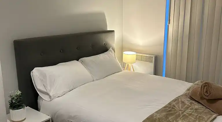 The Dyche-Parking-Local Attractions-Fast Wi-FI