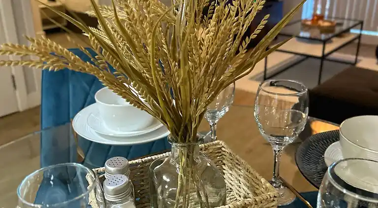 The Dyche-Parking-Local Attractions-Fast Wi-FI