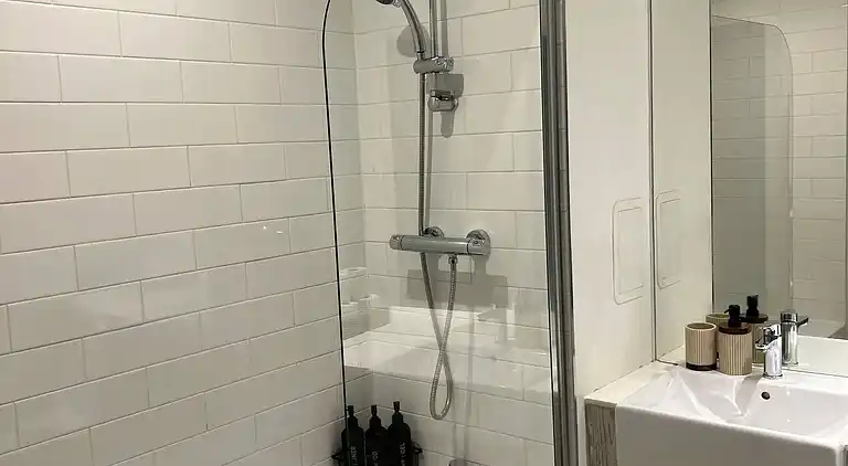 The Dyche-Parking-Local Attractions-Fast Wi-FI