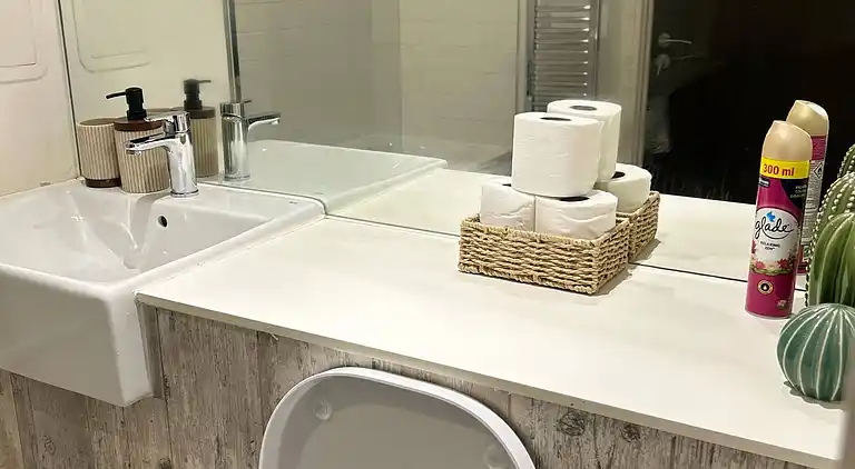 The Dyche-Parking-Local Attractions-Fast Wi-FI