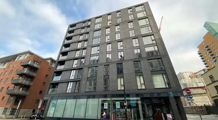 The Dyche-Parking-Local Attractions-Fast Wi-FI