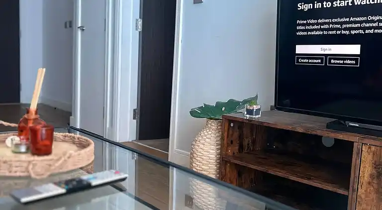 The Dyche-Parking-Local Attractions-Fast Wi-FI