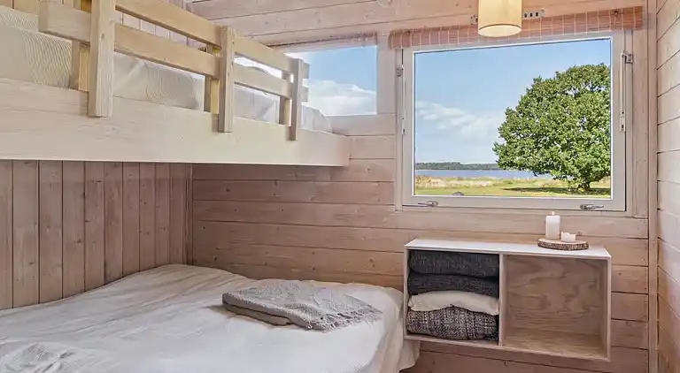 Helles, gemütliches Ferienhaus direkt am Fjord