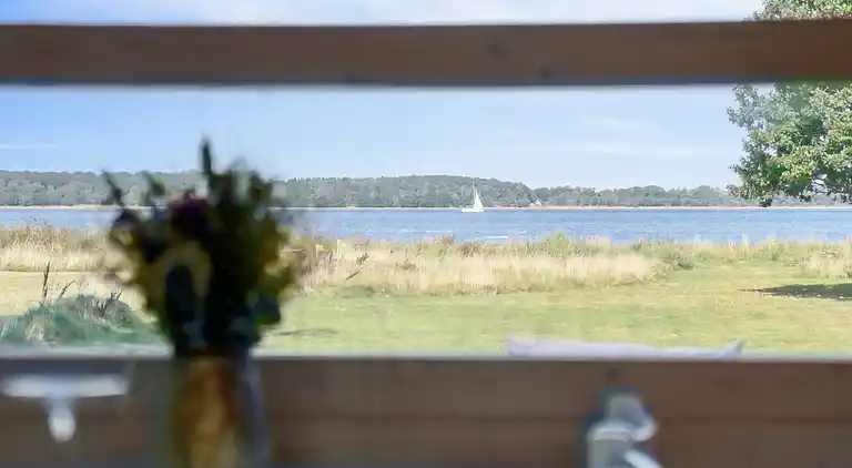 Helles, gemütliches Ferienhaus direkt am Fjord