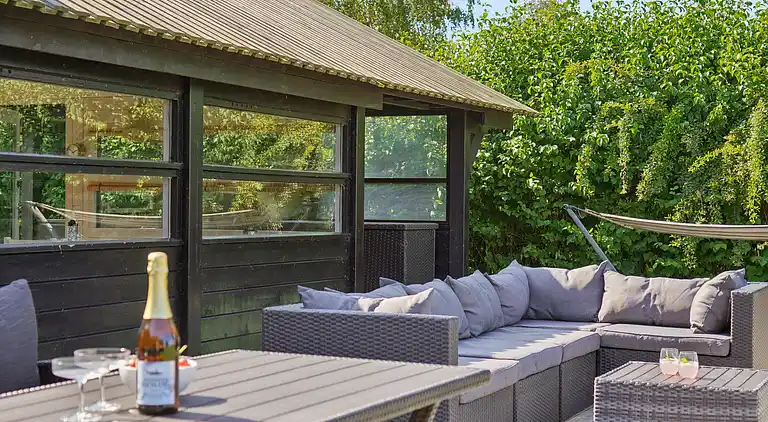 Helles, gemütliches Ferienhaus direkt am Fjord