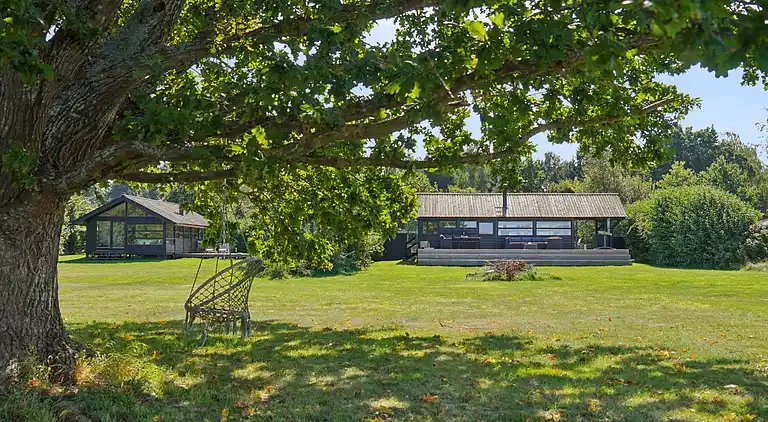 Helles, gemütliches Ferienhaus direkt am Fjord