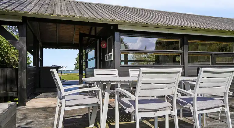 Helles, gemütliches Ferienhaus direkt am Fjord