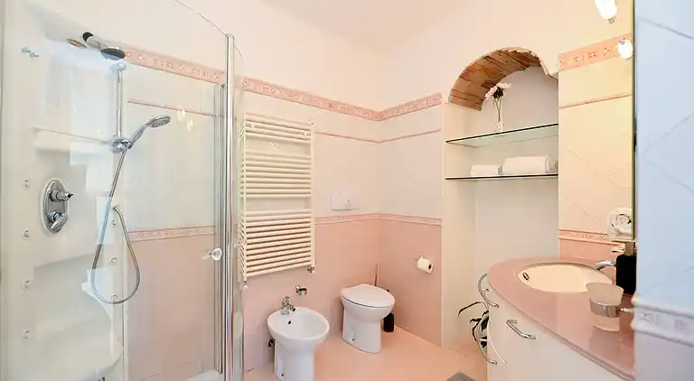 One & Only Apartment mit Seeblick im Zentrum von Como