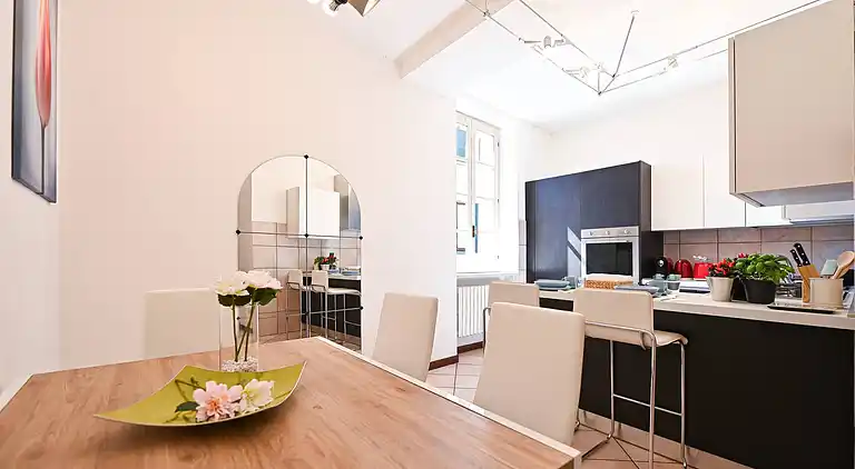 One & Only Apartment mit Seeblick im Zentrum von Como