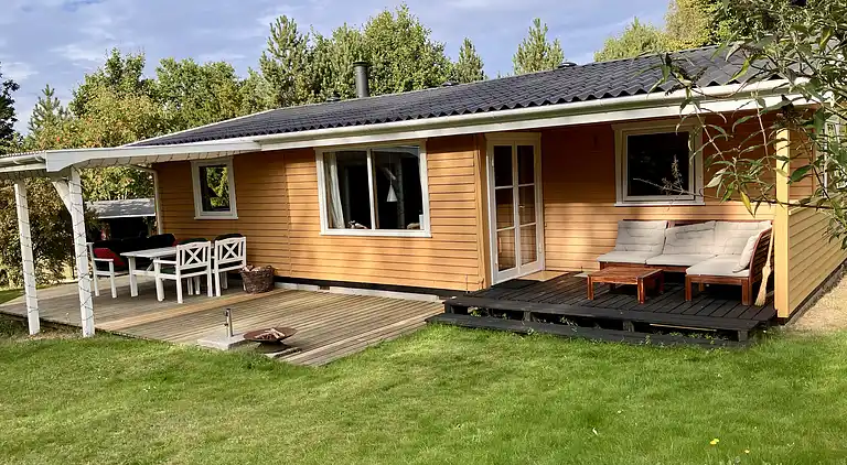 Sommerhushygge ikke langt fra strand og skov
