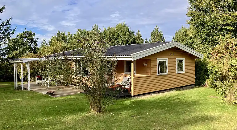 Sommerhushygge ikke langt fra strand og skov
