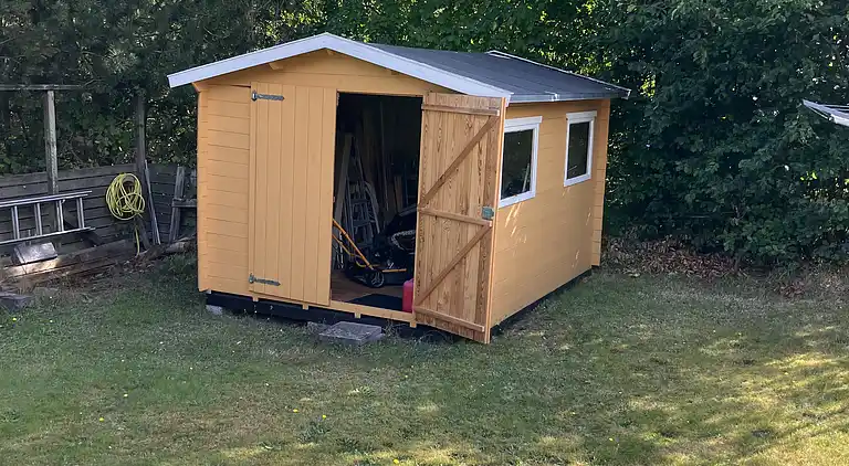 Sommerhushygge ikke langt fra strand og skov