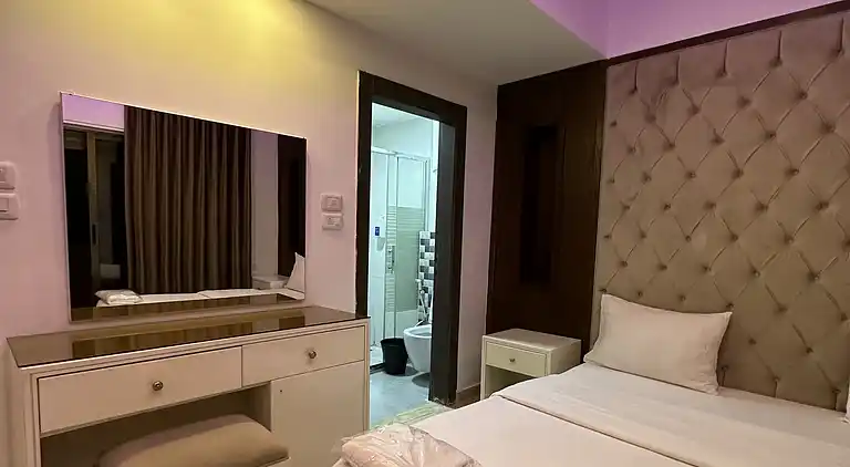 Charmantes Amman Apartment mit Elektroheizung und Poolzugang