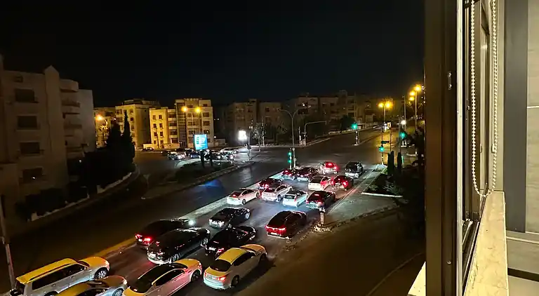 Charmantes Amman Apartment mit Elektroheizung und Poolzugang