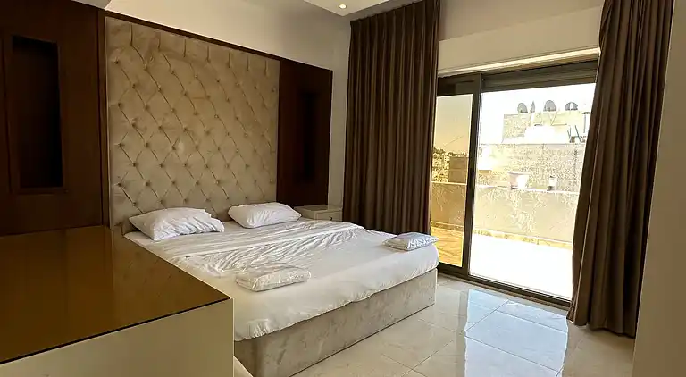 Charmantes Amman Apartment mit Elektroheizung und Poolzugang