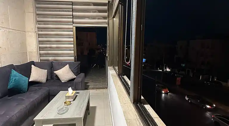 Charmantes Amman Apartment mit Elektroheizung und Poolzugang