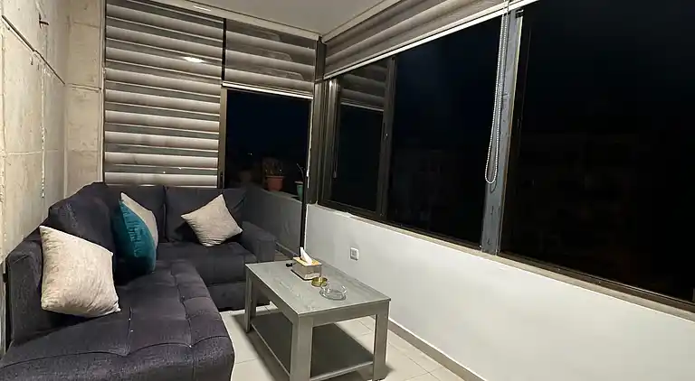 Charmantes Amman Apartment mit Elektroheizung und Poolzugang