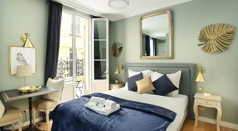 Apartment in Madeleine