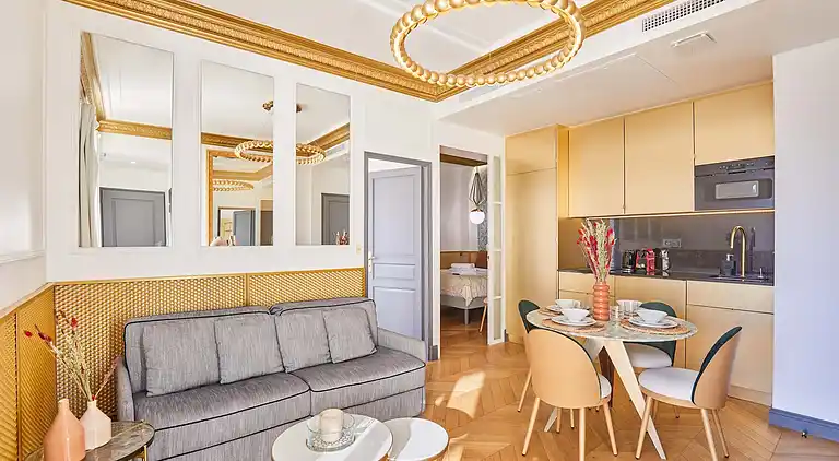 Apartment in Saint-Philippe-du-Roule