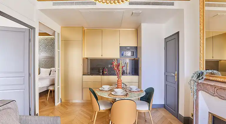 Apartment in Saint-Philippe-du-Roule