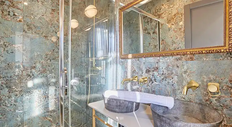 Apartment in Saint-Philippe-du-Roule