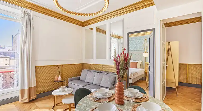 Apartment in Saint-Philippe-du-Roule