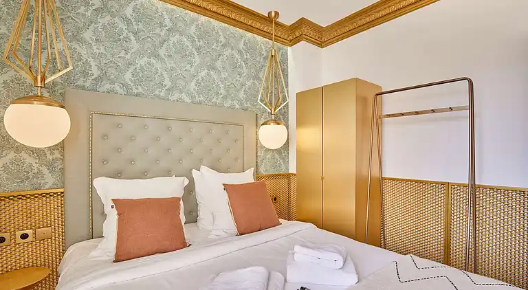 Apartment in Saint-Philippe-du-Roule