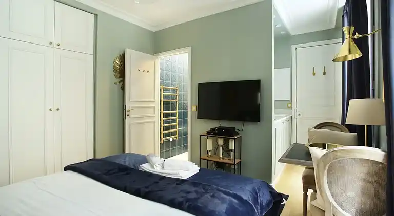 Apartment in Madeleine