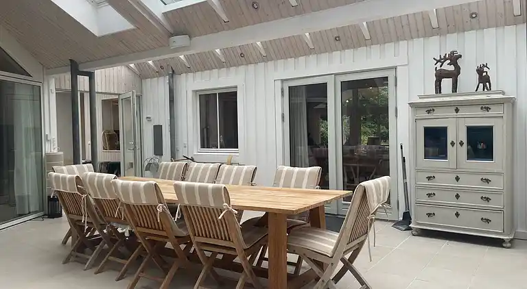 Stor feriebolig tæt på naturen