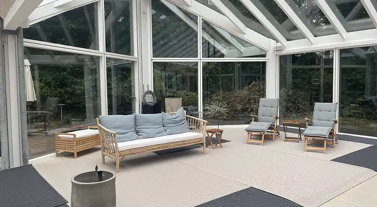 Stor feriebolig tæt på naturen