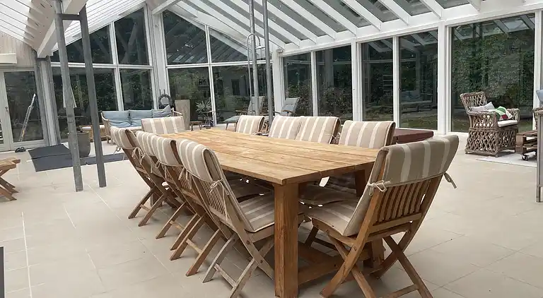 Stor feriebolig tæt på naturen