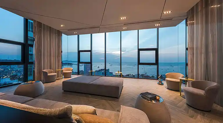 Tolle Lage mit Infinity-Pool - Zentral-Pattaya