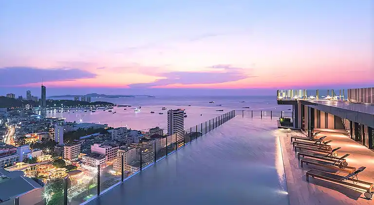 Tolle Lage mit Infinity-Pool - Zentral-Pattaya