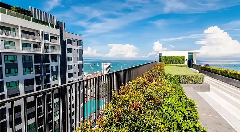 Tolle Lage mit Infinity-Pool - Zentral-Pattaya