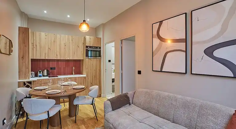 Apartment in Porte-Saint-Martin