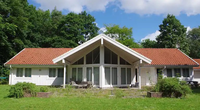 Stor feriebolig tæt på naturen
