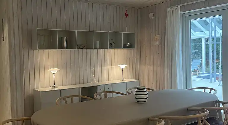 Stor feriebolig tæt på naturen