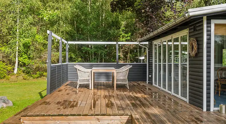 Casa renovada junto al agua y la naturaleza