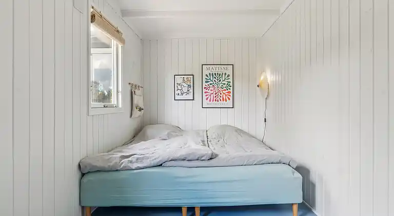 Casa renovada junto al agua y la naturaleza