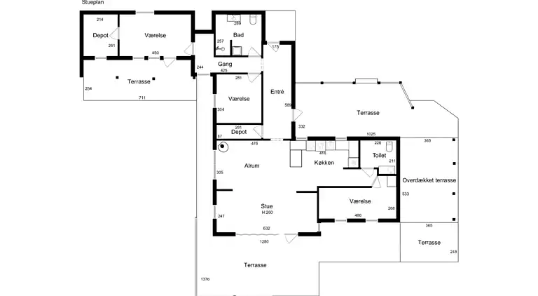 Casa renovada junto al agua y la naturaleza