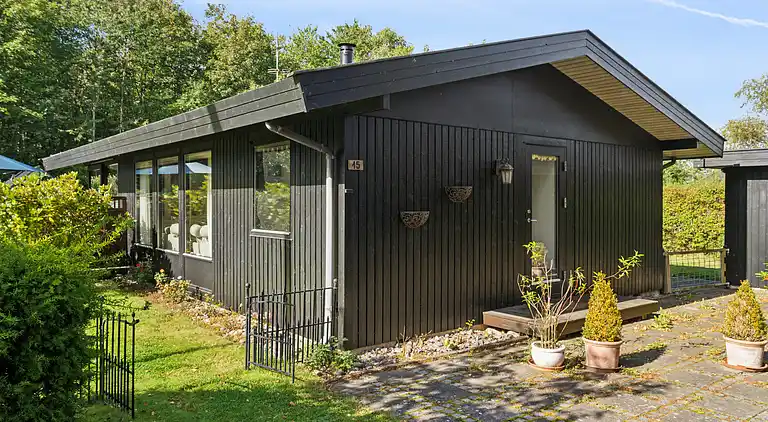 Schönes Ferienhaus mit Pool nahe Havnsø Strand