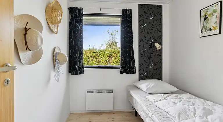 Schönes Ferienhaus mit Pool nahe Havnsø Strand