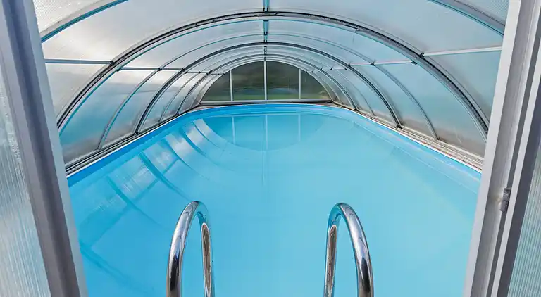 Schönes Ferienhaus mit Pool nahe Havnsø Strand