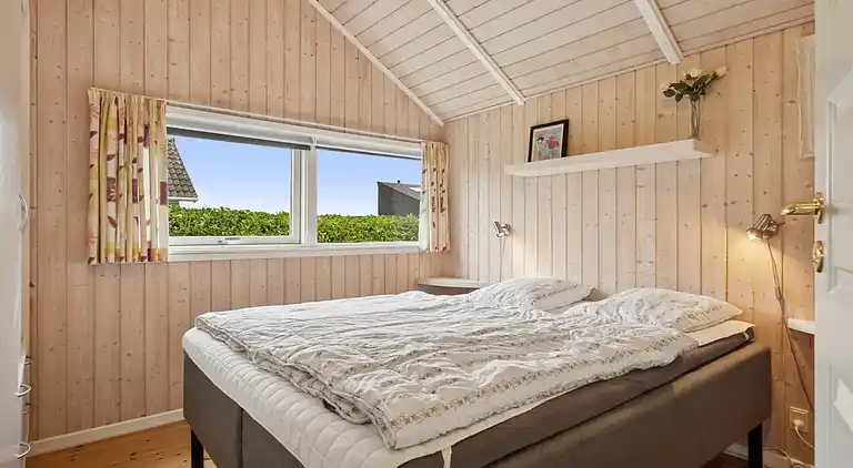 Strandnært feriehus med plads til hele familien