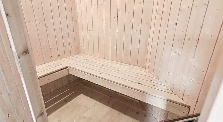 Strandnært feriehus med plads til hele familien