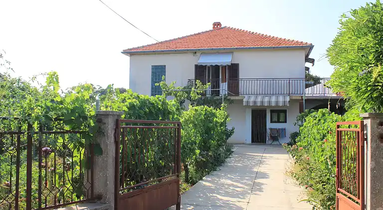 3-Zimmer-Ferienwohnung mit Terrasse und Meerblick Ugljan
