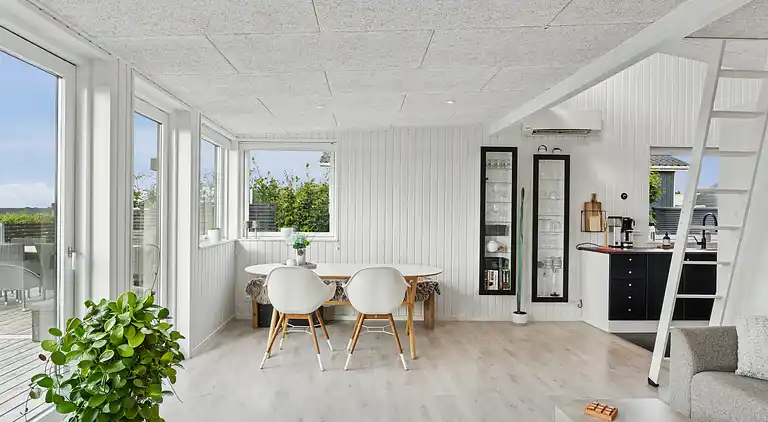Deligt feriehus med havudsigt