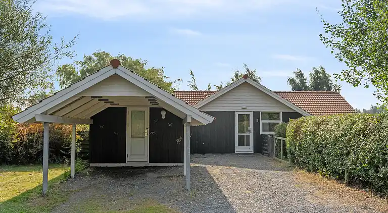 Gemütliches Haus nah am Strand mit Garten